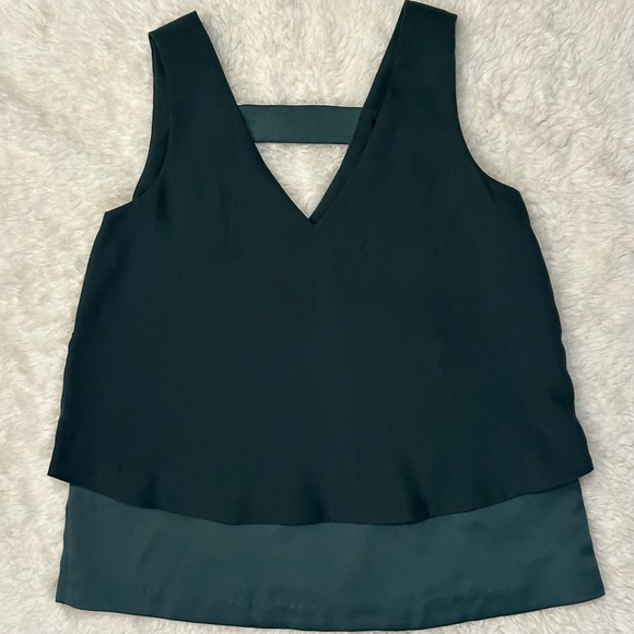 Banana Republic layered shell tank V-neck forest green/deep teal color size XS - Picture 2 of 10